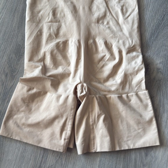 Women's Cream Shapewear Bodysuit size XL - Picture 8 of 10